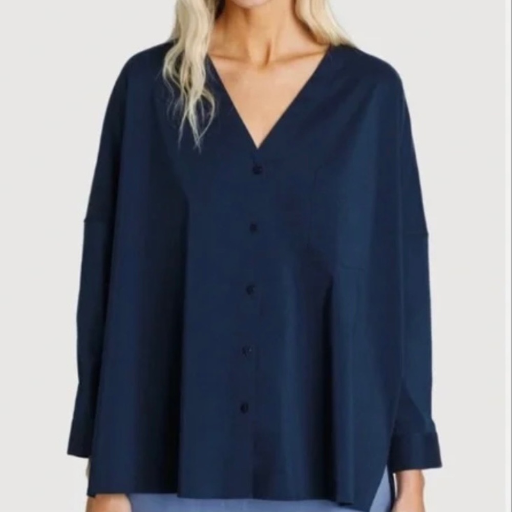 KIT ACE XS Stretch Shirting v-neck blouse